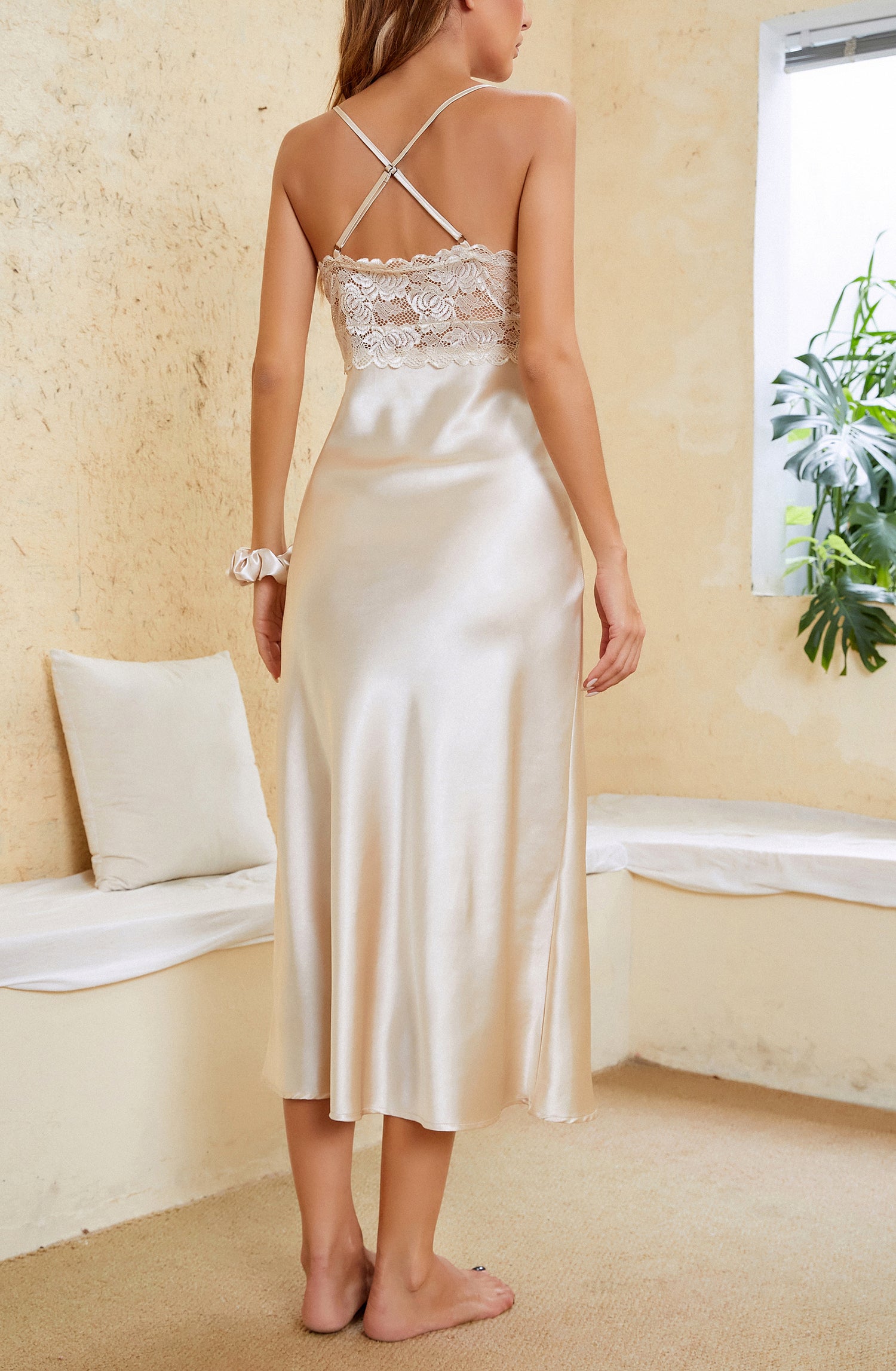 Sexy V-neck Nightgown Lace Lingerie Chemises Sleeveless Sleep Dress For Women Elegant Champagne