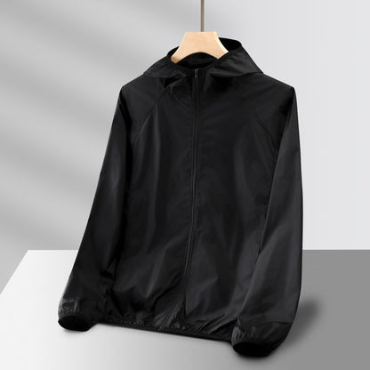 Mist Azur Travel clothing contained in a package comprising reversible jackets