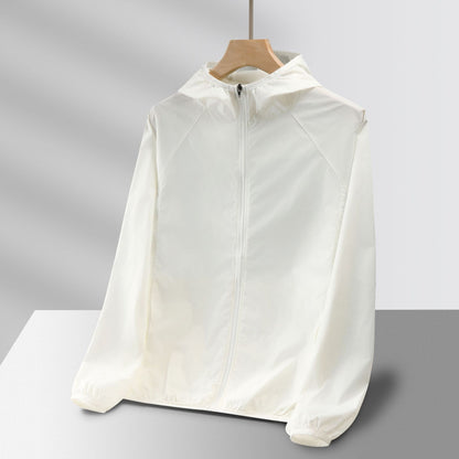 Mist Azur Travel clothing contained in a package comprising reversible jackets