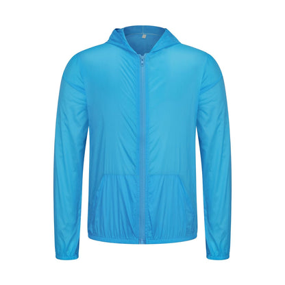 Mist Azur Travel clothing contained in a package comprising reversible jackets