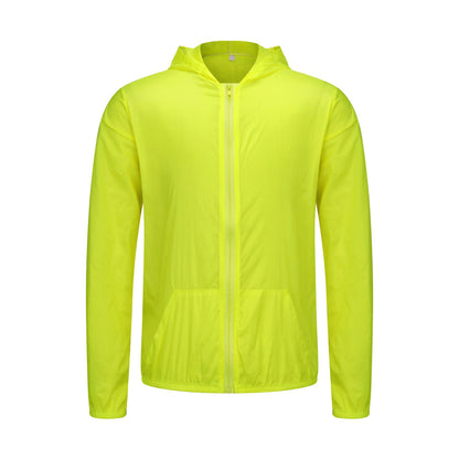 Mist Azur Travel clothing contained in a package comprising reversible jackets